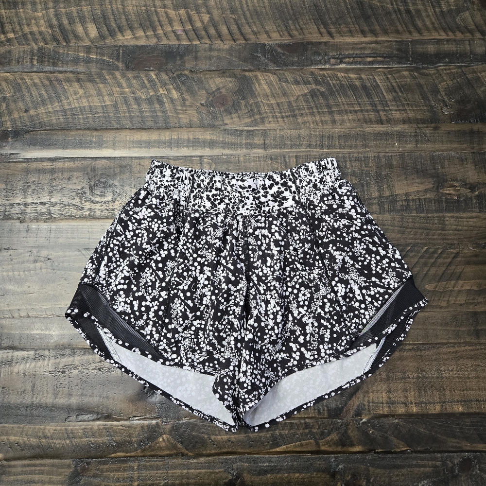 LULULEMON Hotty Hot Shorts | 4‎